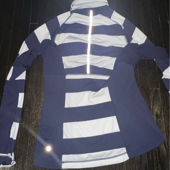 Lululemon Quarter Zip - Picture 4 of 6